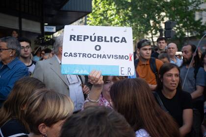 Los carteles que aparecieron en la concentración