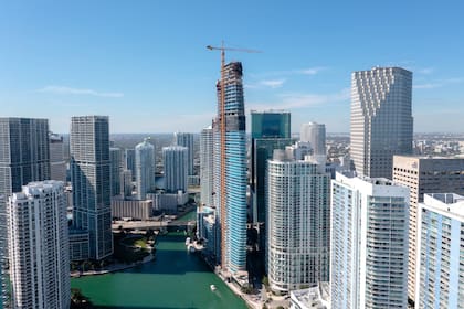 Los casi 100 mil metros cuadrados de las residencias Aston Martin se distribuyen en 68 pisos