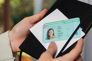 El Uscis advierte que ciertos residentes permanentes podrían perder su green card