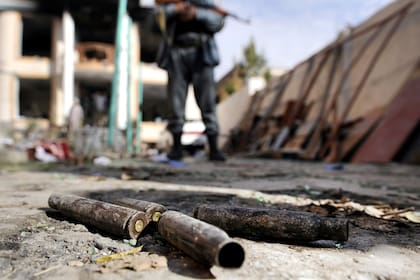 Los casquillos de balas disparadas por los talibanes a una ONG en Kabul, el 30 de noviembre pasado