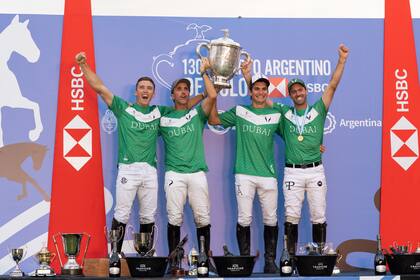 Los Castagnola, Pieres y Mac Donough celebrando el triufo