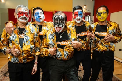 Los Caú, del encuentro con Kiss en River a los covers de Maluma y Babasónicos