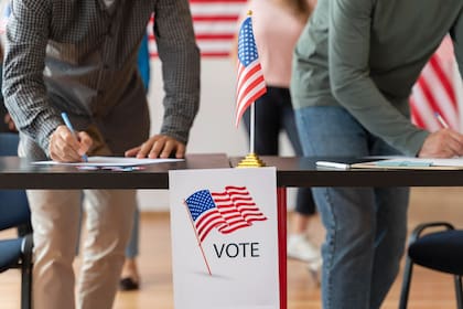 Los centros de votación abrieron a las 7 hs en todo Texas y cerraron a las 19 hs
