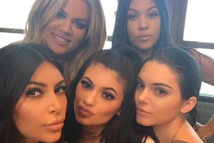 Las polémicas hermanas Kardashian tienen un lugar en la música
