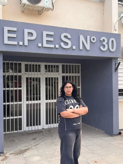 “Los chicos decían ‘me siento raro’, pero no podían ponerle nombre a lo que les pasaba. A partir de las charlas con profesionales, empezaron a reconocer síntomas y a pedir ayuda”, cuenta Lautaro.