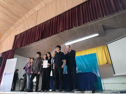 Los chicos ganaron en el concurso voces Adolescentes 2024 del Senado de la provincia de Buenos Aires