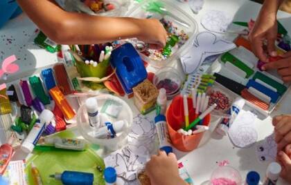 Los chicos suelen volver de fiestas infantiles con un montón de recuerditos, pero estos terminan acumulándose y ocupando espacio en casa