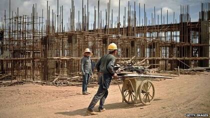 Los chinos están involucrados en la construcción de nuevas vías férreas que unen a Djibouti con Etiopía.