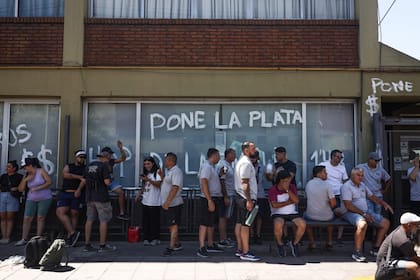 Los choferes reclaman el pago de salarios, viáticos y el aguinaldo