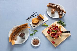 Churros: “los españoles son finitos, largos, crocantes y se sumergen en chocolate espeso”