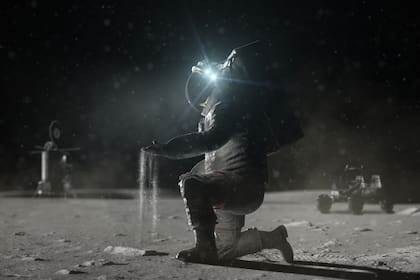 Los científicos aseguraron que la Luna tiene una densa armadura ubicada a unos 3,5 kilómetros de profundidad, y por fuera, una cubierta de una capa más fina de polvo que protege ese escudo
