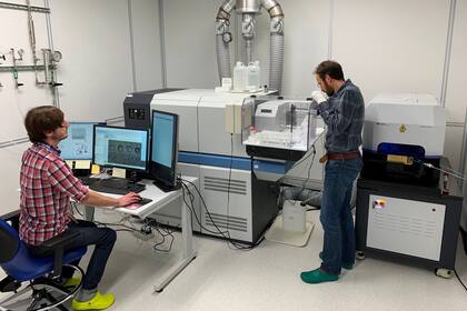 Los científicos realizaron los experimentos en un laboratorio de astromateriales en el Centro Espacial Johnson de la NASA en Houston, Texas