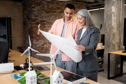 Los científicos y especialistas ambientales pueden ayudar a reducir el impacto de las operaciones industriales en el medio ambiente