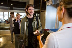 Los ciudadanos de Chile pueden viajar a Estados Unidos sin visa, pero sí necesitan una autorización