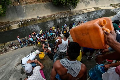 Desde el jueves pasado, el país gobernado por el chavismo sufre un apagón