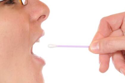 Los clientes compran los tests online para conocer sus ancestros, descubrir riesgos de enfermedades y hasta para seguir dietas personalizadas