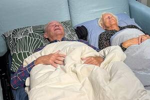 Los clientes eligieron las camas que estaban en exhibición para pasar la noche (Fuente: Twitter)