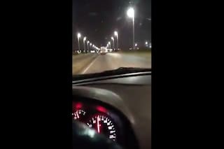 Video. Dos colectivos fueron filmados mientras corrían una picada a 120 km/h