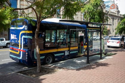 Los colectivos eléctricos ya circulan por la ciudad
