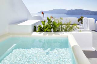 Piletas: desde fondo color marfil hasta fogonero junto al agua