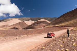 El viaje exprés que sube a 4.300 m en un día y depara los increíbles colores de la puna riojana