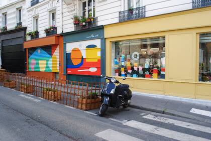 Los coloridos ateliers de Belleville le dan vida a este barrio muy frecuentado por jóvenes parisinos.