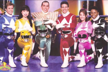 Los rostros de los actores que interpretaron a los coloridos personajes de Power Ranger en su primera temporada en 1993