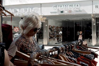 Los comerciantes buscan recuperarse luego de la devastadora inundación