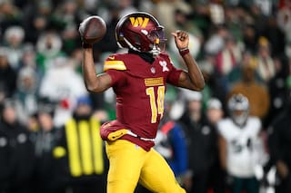 Los Commanders recurren al QB veterano Josh Johnson, de 39 años, tras lesiones de Daniels y Mariota