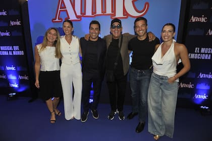 Los compañeros de Rodríguez en la última edición de MasterChef Famosos, Claudio "Turco" Husaín y el Chino Leunis, lo saludaron al finalizar la función