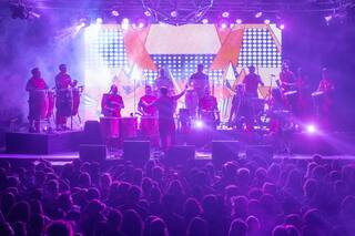 De tocar con Coldplay a dar charlas inspiradoras en empresas y celebrar 17 años de vida con gira europea