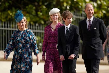 Los condes de Wessex, Eduardo y Sofía, y sus dos hijos, Lady Louise Mountbatten-Windsor y James, vizconde Severn