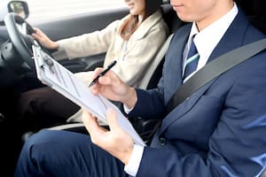 Así es el examen de conducir más difícil del mundo: estacionamiento, memoria y estrés