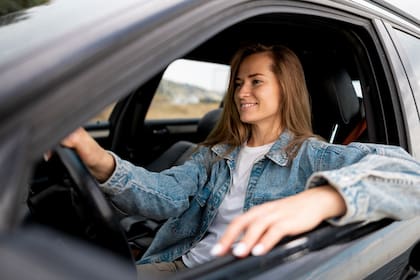 Los conductores en Florida enfrentan costos anuales de US$8483, lo que representa un aumento del 3,5% respecto al año pasado