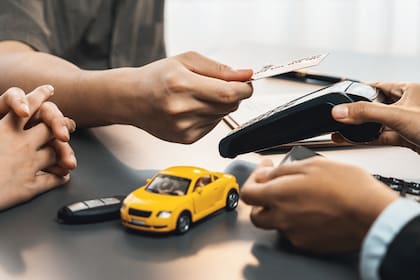 Los conductores que trabajan ocho horas los cinco días de la semana suelen ganar $2 millones de pesos