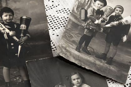 Los "conos escolares" alemanes reflejan cómo ha cambiado la paternidad. En la década de 1950, cuando se recuperó la economía de la posguerra, se puso de moda comprar en lugar de fabricar un cono.