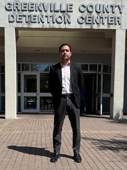 Los consulados cuentan con abogados y expertos que visitan los centros de detención en EE.UU. para ofrecer orientación legal (Facebook/Consulado General de México en Raleigh)