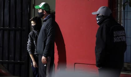 Los controles por el Día del Amigo reportaron más de 300 personas imputadas por hacer juntadas ilegales, en grupos de 20 integrantes. No se registraron fiestas masivas, pero hay preocupación por el aumento de los contagios en la provincia.