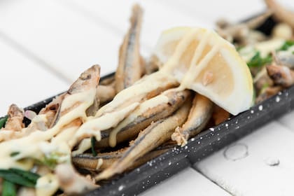 Los cornalitos con lima y limón son la tentación del lugar