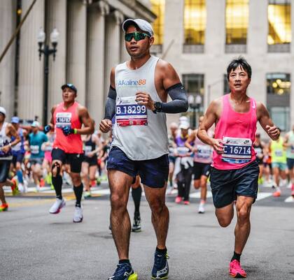 Los corredores se abrirán paso por Grant Park, Loop, Uptown, West Side, Chinatown, Bronzeville y culminarán nuevamente en Grant Park (Instagram/@alkaline88)