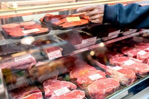 Retiran más de 60 toneladas de carne en los Estados Unidos por una bacteria