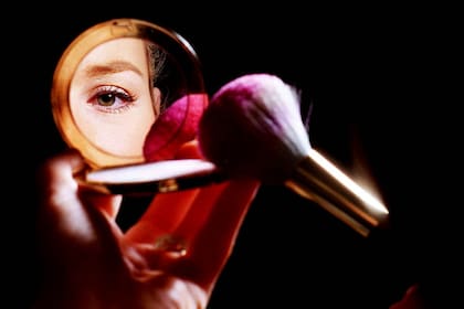 Los cosméticos y productos de higiene personal, como están formulados con componentes químicos, naturales o sintéticos