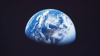 Los cráteres de impacto se forman cuando un meteorito choca contra la superficie de la Tierra a gran velocidad