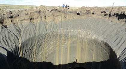 Los cráteres se forman por la explosión del gas metano que se libera a la atmósfera tras el derretimiento del permafrost