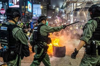Los críticos advierten que la nueva ley es una amenaza a las libertades de Hong Kong