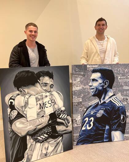 Los cuadros que lucen en la casa de Dibu Martínez
(Foto: @wallisonthewall)