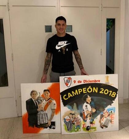 Los cuadros que recibió como obsequio tras ganar la copa