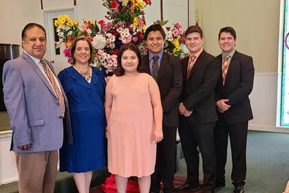 Los cuatro adolescentes quedaron al cuidado de la prima de Lydia, Jones