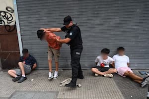 Golpe comando frustrado en microcentro: cuatro ladrones chilenos detenidos al intentar entrar a un departamento