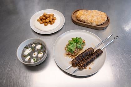 Los cuatro platos de cocina armenia que preparó Guido Casalinuovo en su masterclass para Foodit